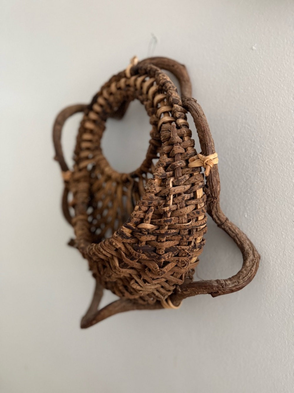 VINTAGE | Wood & wicker wall basket